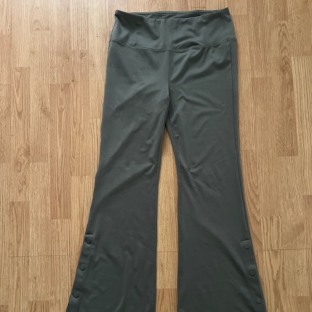 Velocity Snap Side Yoga Leisure Pants Active Stretch Zoey Flare Olive Green XL